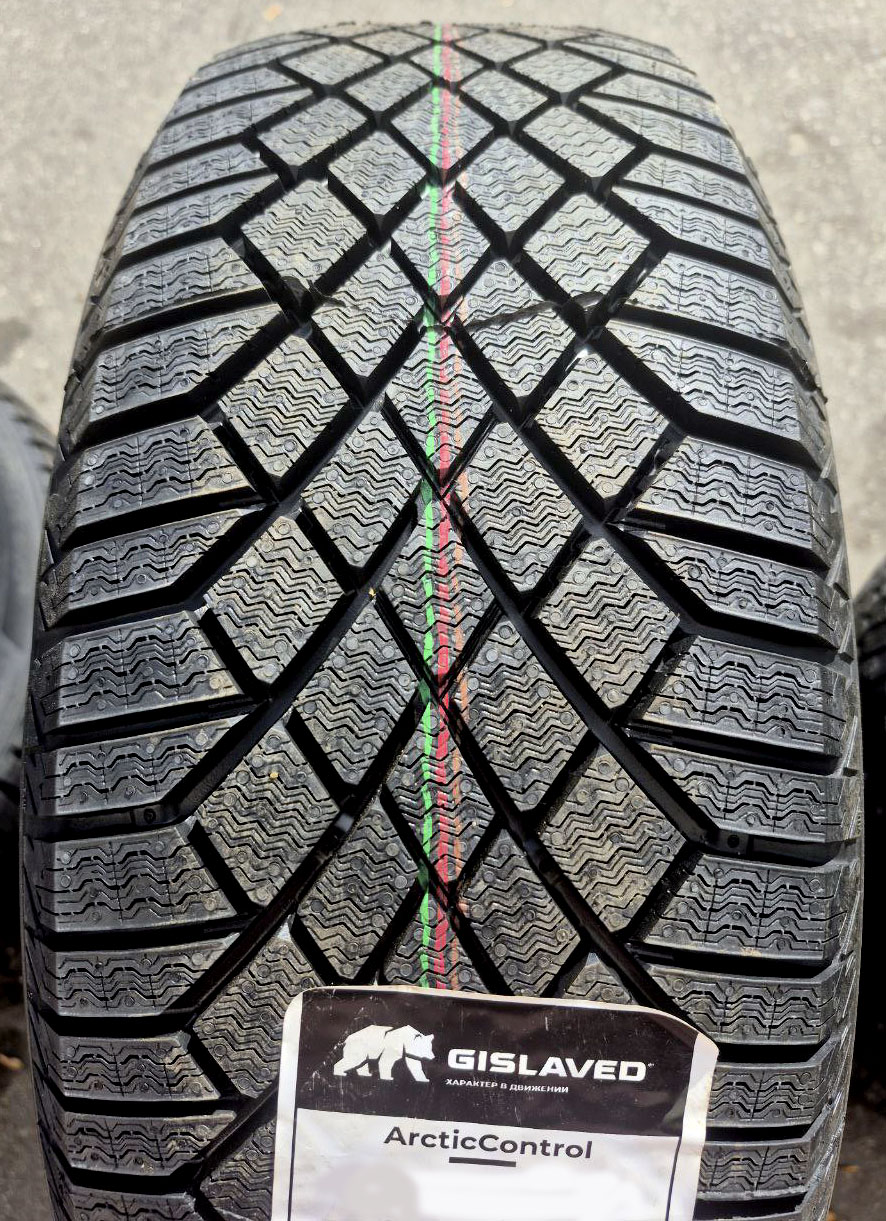 Gislaved ArcticControl 235/60R17 106T