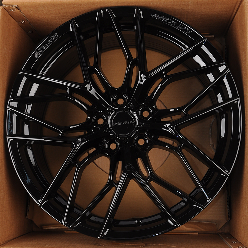 Makstton MST-FF-FK08 22x9.5" 5x108мм DIA 63.35мм ET 42мм Piano Black