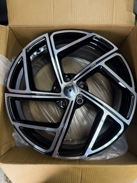 17" 4*98 7.5 ET35 58.45 XN-5099 BMF