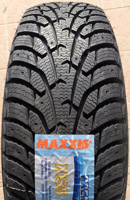 Maxxis NP5 Premitra Ice Nord 245/40R18 97T