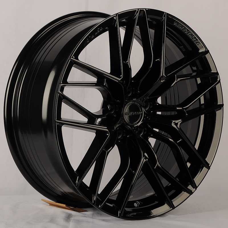 Makstton MST-FF-FK08 18x8.5" 5x114.3мм DIA 73.1мм ET 35мм Piano Black